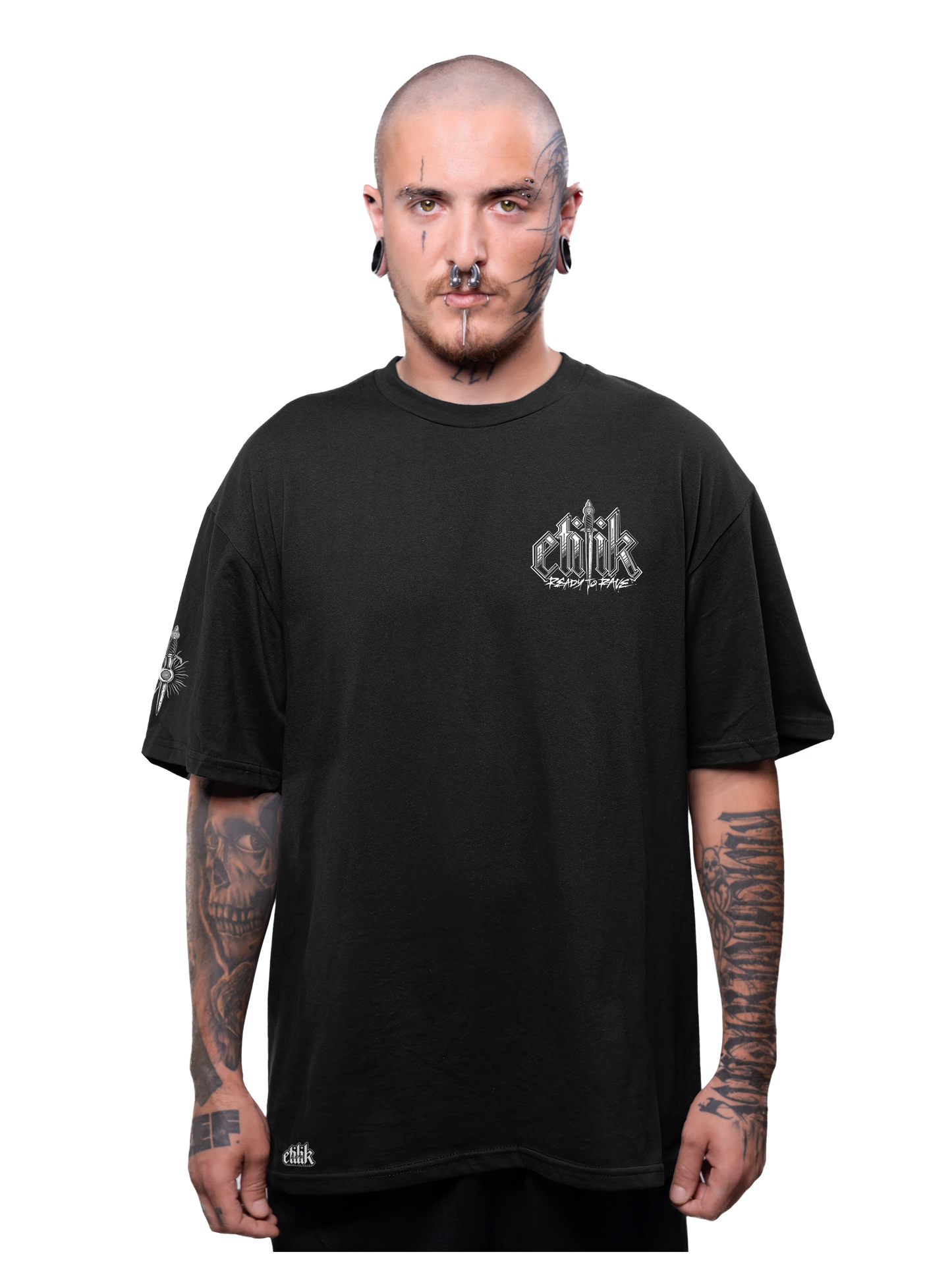 T-shirt Blind $uffering noir régular porté, face : design tattoo old school, iconographie religieuse dark art, Etilik Wear