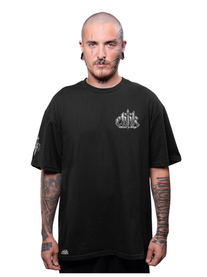T-shirt Blind $uffering noir régular porté, face : design tattoo old school, iconographie religieuse dark art, Etilik Wear