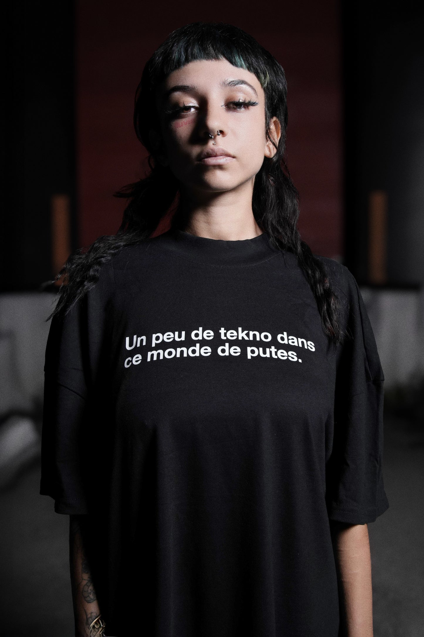 Un peu de tekno dans ce monde de p*tes - T-shirt